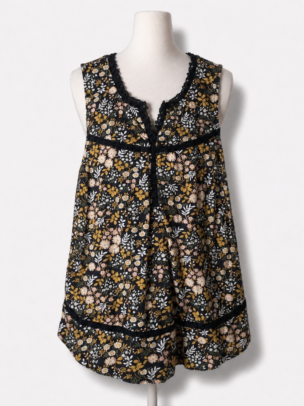 Lucky Brand Top Women's Medium  Black Yellow Floral Sleeveless Lace Trim Casual